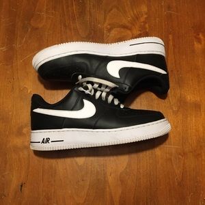 Black and White Nike Air Force 1 AN20 Colorway